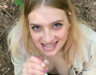 Deepthroat job in the woods by small barbie